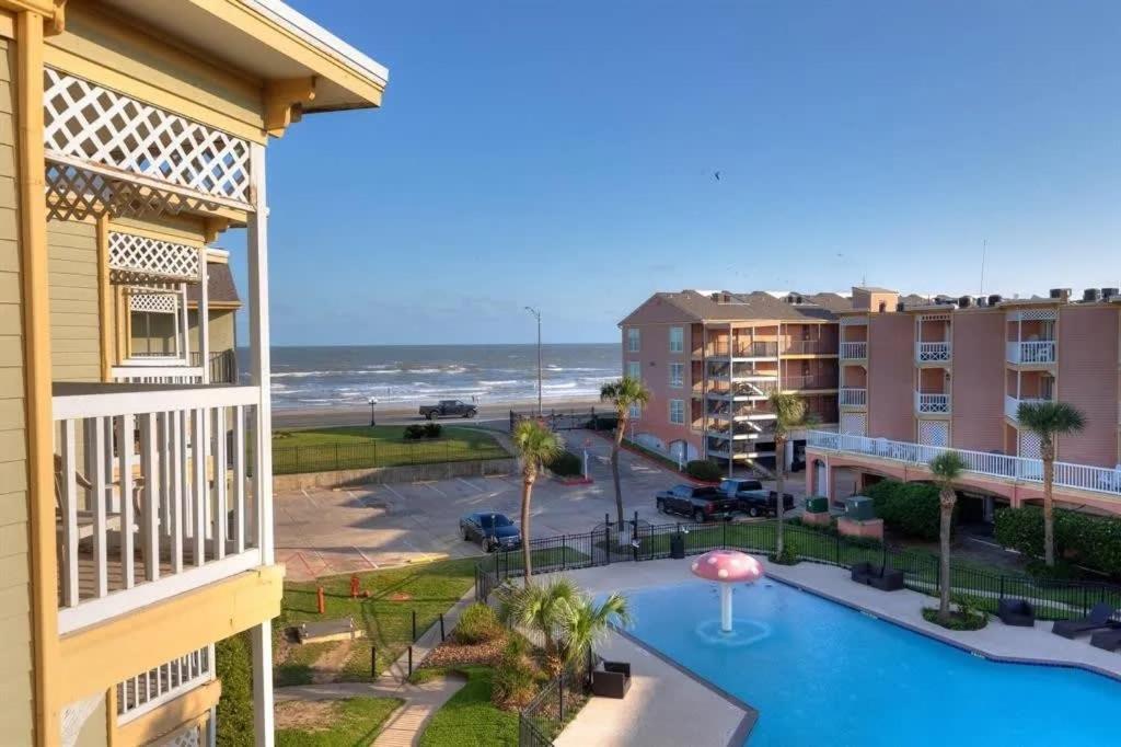 Beautiful Ocean Views At The Victorian Apartment Galveston Exterior photo