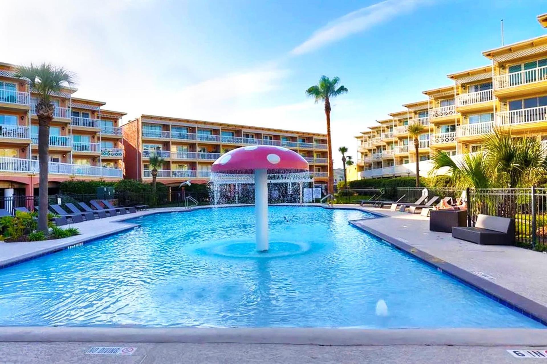 Beautiful Ocean Views At The Victorian Apartment Galveston Exterior photo