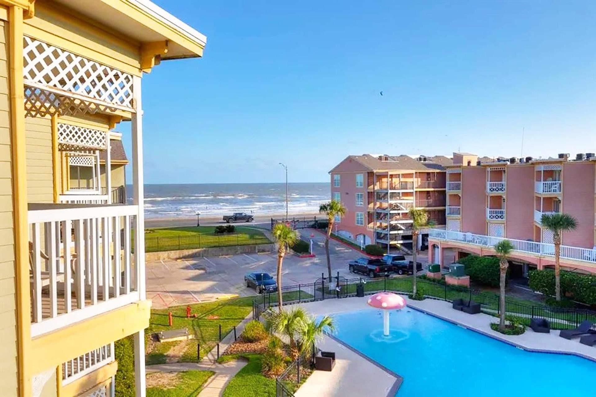 Beautiful Ocean Views At The Victorian Apartment Galveston Exterior photo